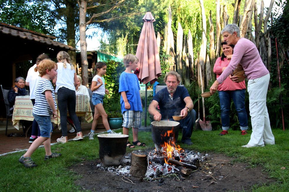 Kochen und essen wie zur Steinzeit